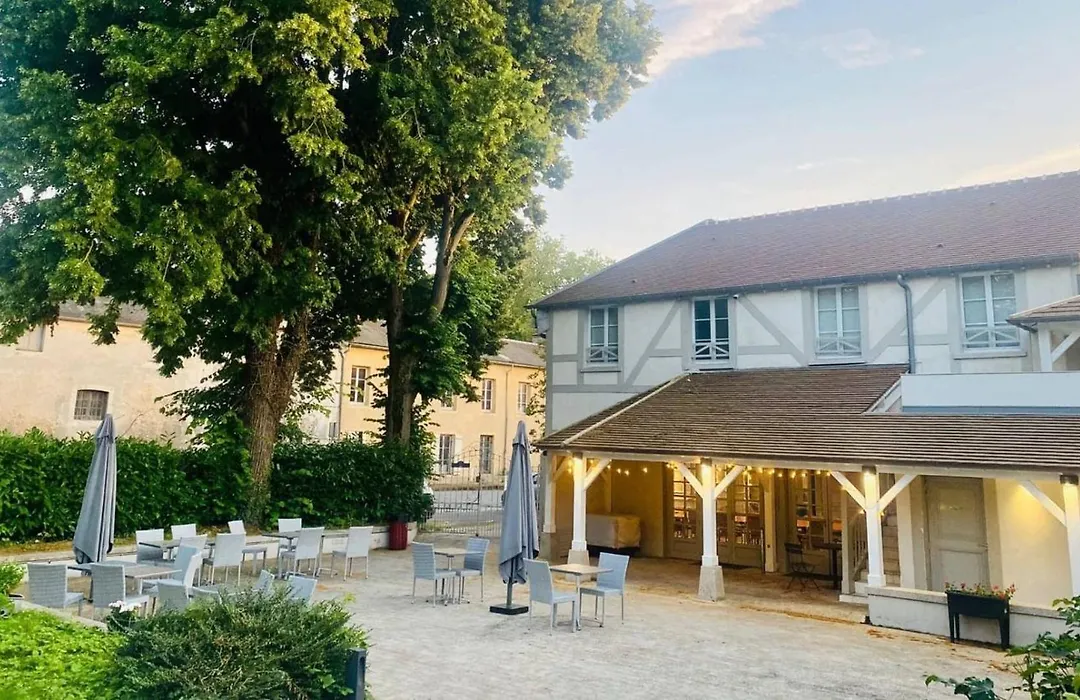 Hôtel du Cheval Blanc - Paris Marne La Vallée-1